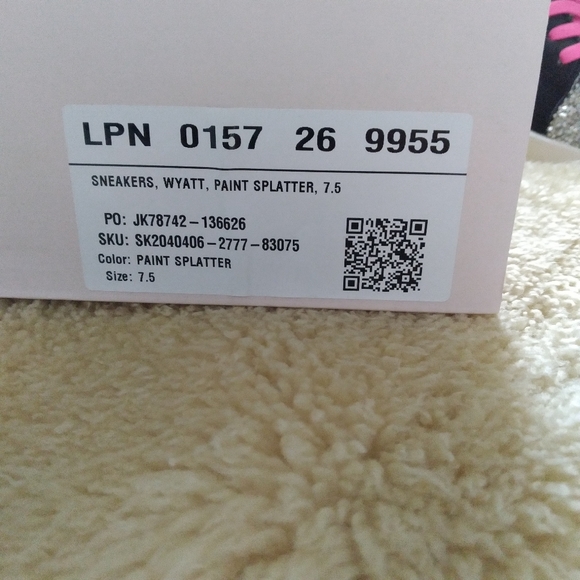 N.I.B. JustFab 'Wyatt' Sneakers - Picture 11 of 12